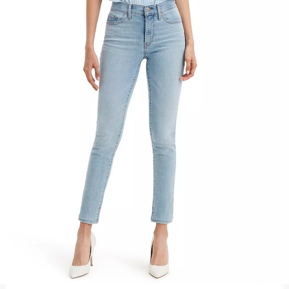 Levi Strauss & Co. Light Colored Skinny Jeans Women’s 33W x 30L NWT